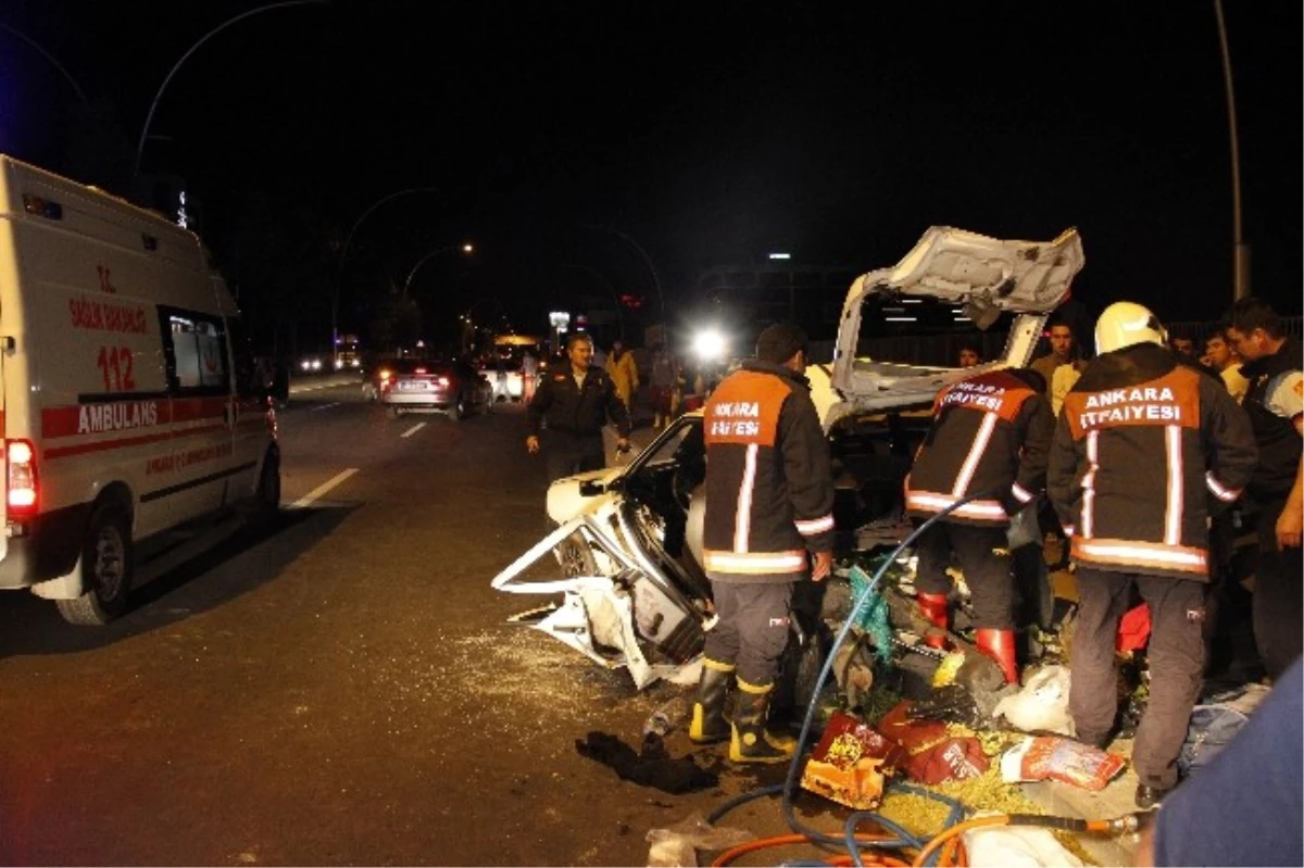 Başkent\'te Sıkışmalı Trafik Kazası: 4 Yaralı