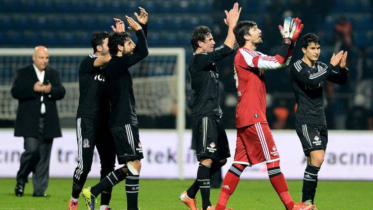 Beşiktaş\'ın Kalecisi Tolga Zengin: Taraftara Borçluyuz