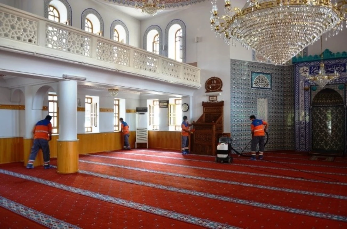 Camilerde Ramazan Temizliği