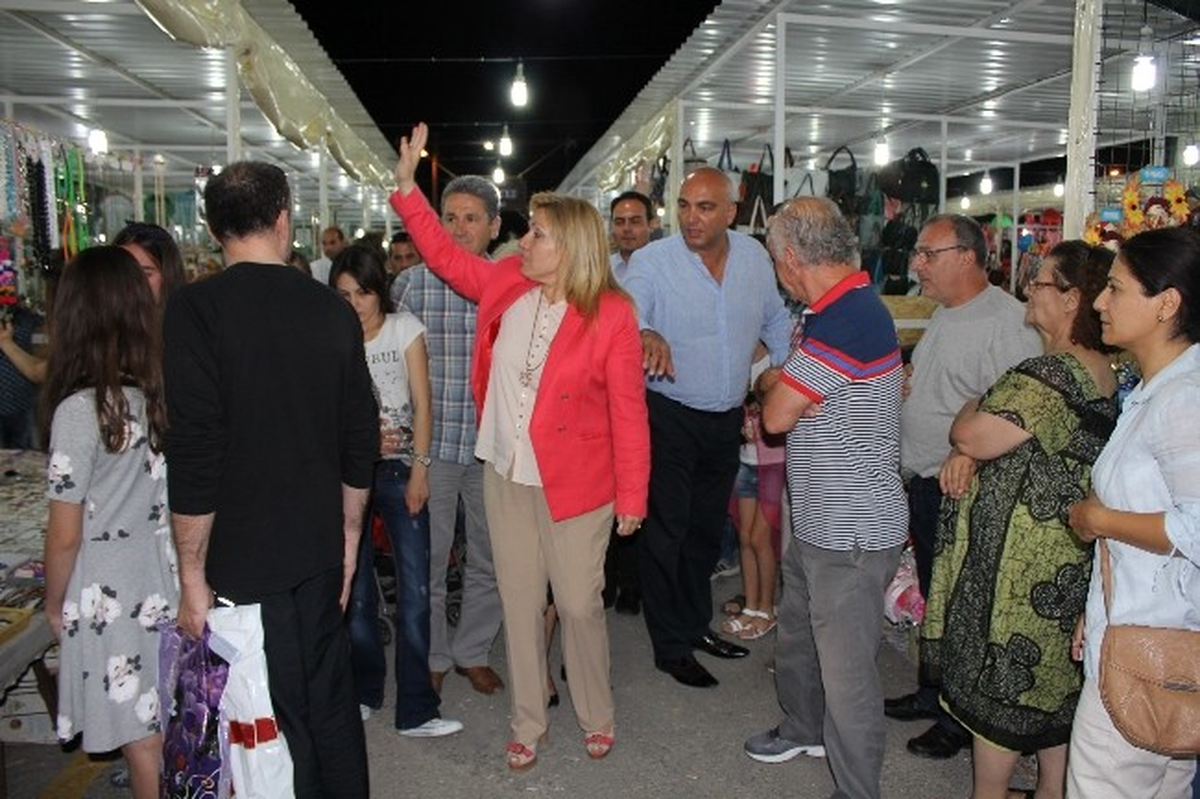 Çeşmealtı Gece Pazarı\'na Hayat Geldi