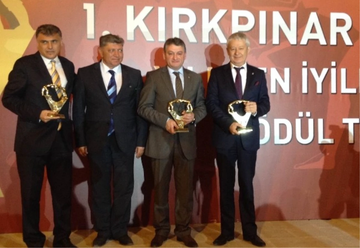 Edirne\'de Yılın İş İnsanı Ödülü Etso Başkanına Verildi