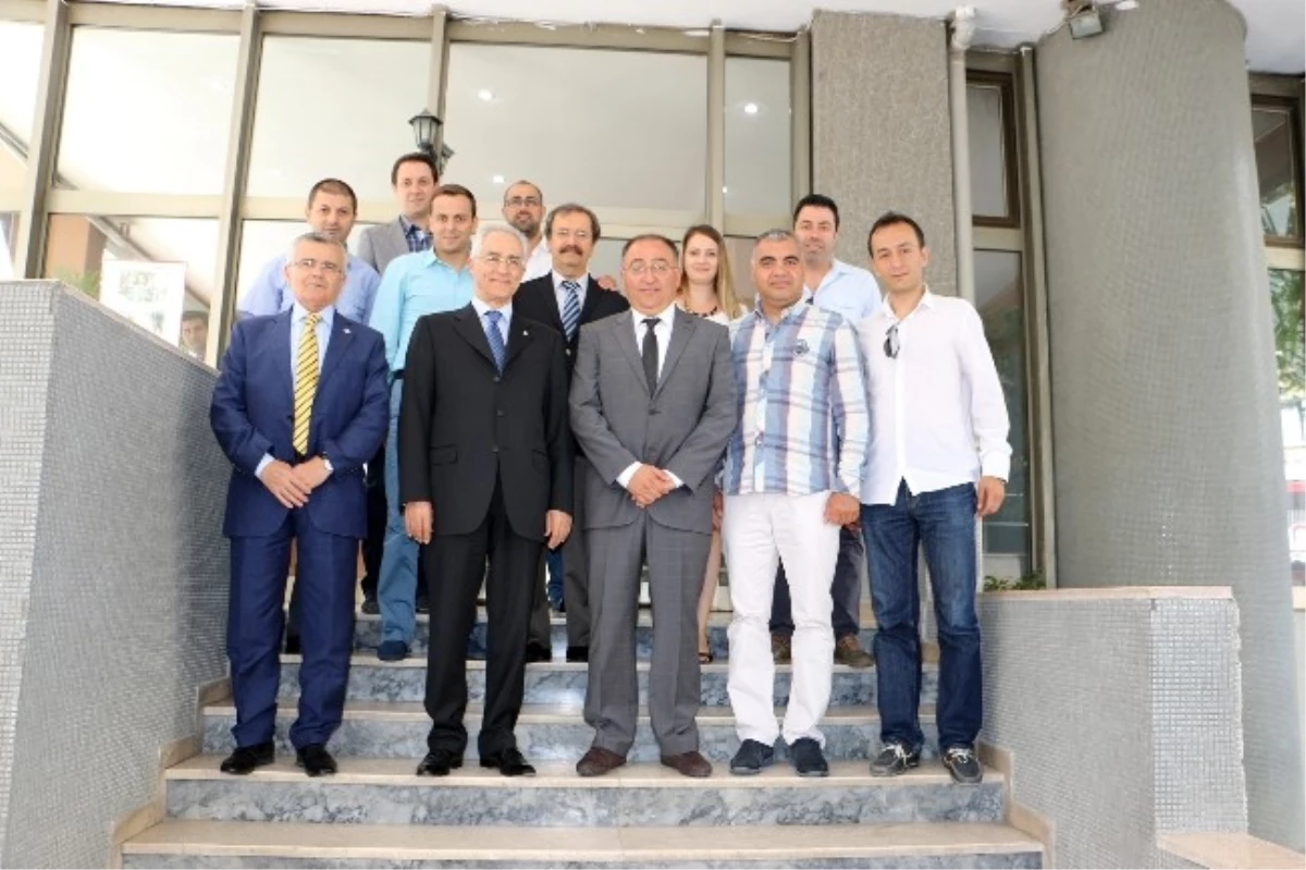 Fenerbahçe Yönetim Kurulu Üyelerinden Başkan Salman\'a Ziyaret