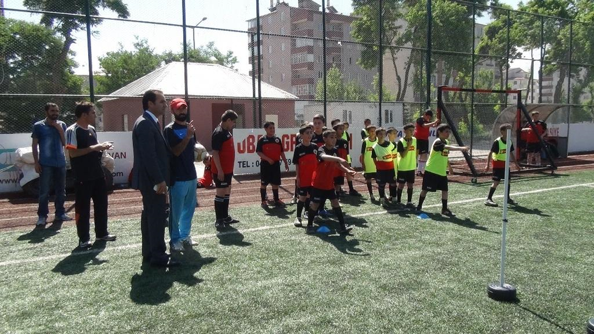 Gençlerbirliği Yaz Futbol Okulu Tatvan\'da Açıldı