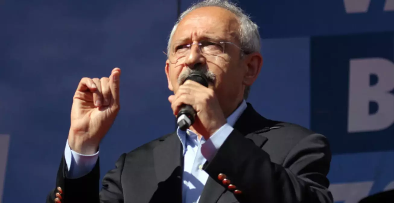 İhsanoğlu\'nun Adaylığı İçin İlk İmzayı Kılıçdaroğlu Attı