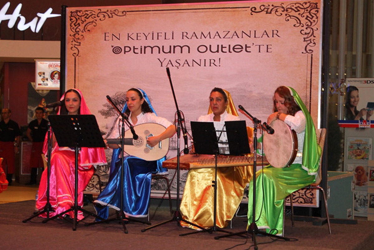 İstanbul Optimum Outlet\'in Ramazan Sokağı\'nda Yaşanır!