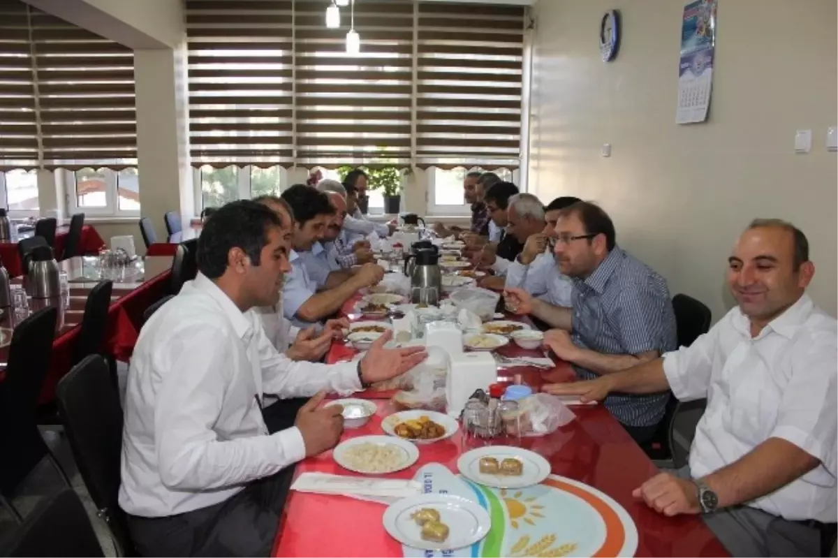 Karadağ ve Atıcı'ya Veda Yemeği