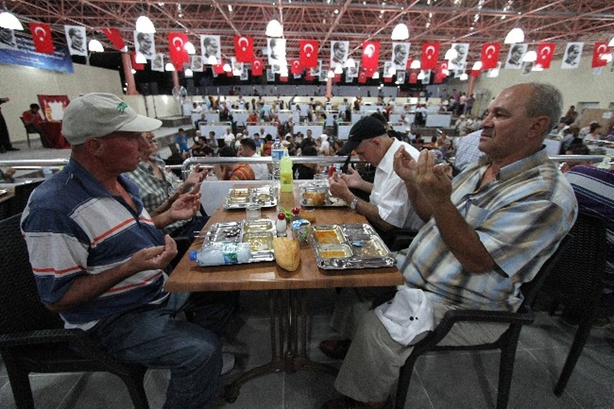 Karşıyaka Ramazan\'a Hazır