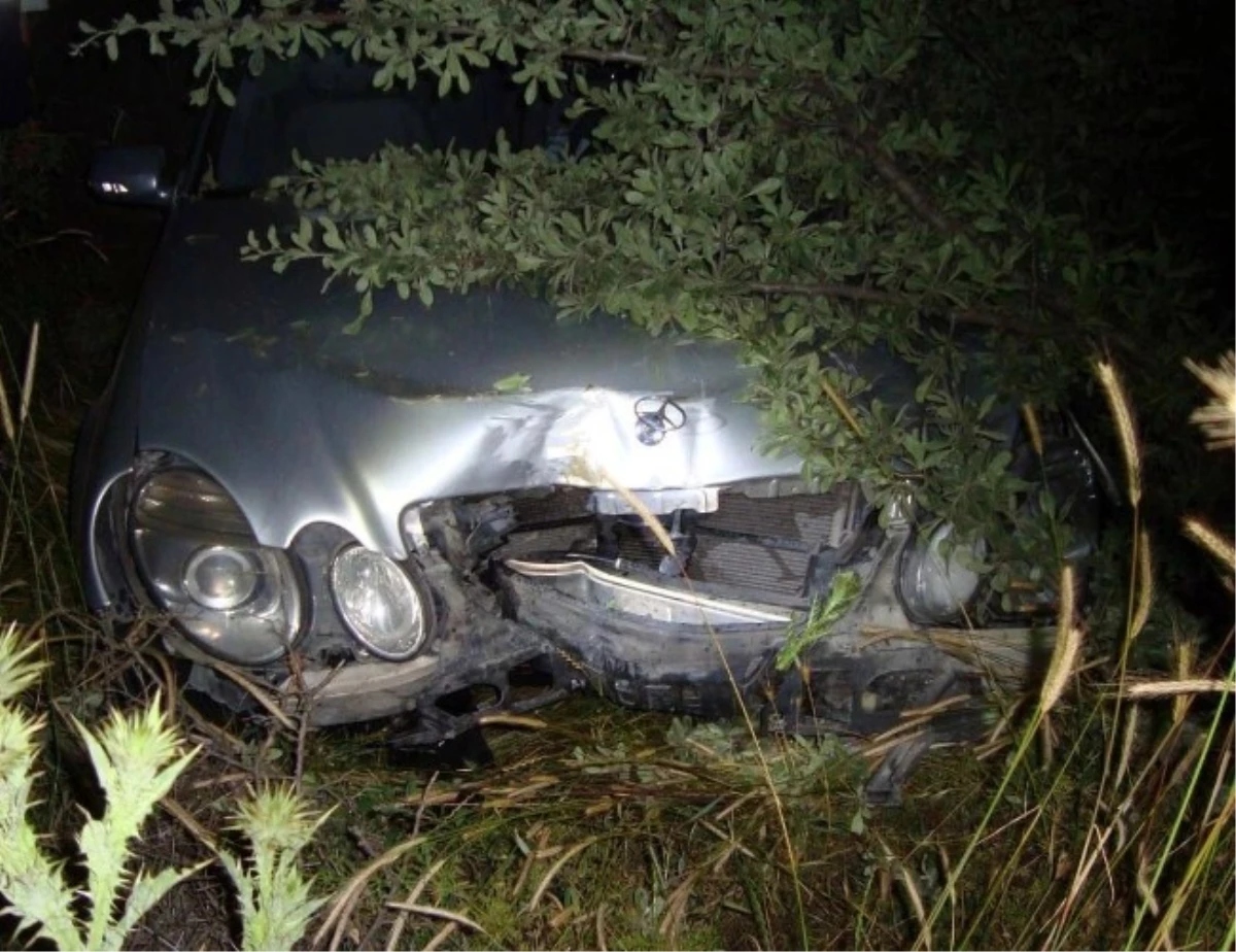 Kaza Yapınca Araçlarından İnen Sürücülere Otomobil Çarptı: 4 Yaralı