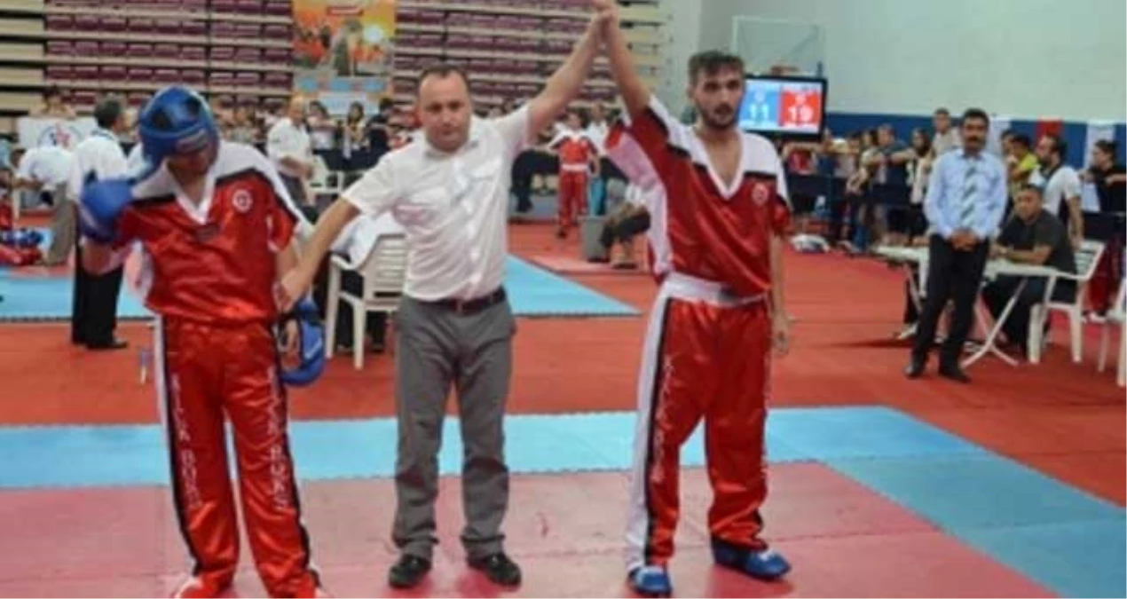Kickboks Türkiye Şampiyonası\'nda Gaziantep Şampiyon