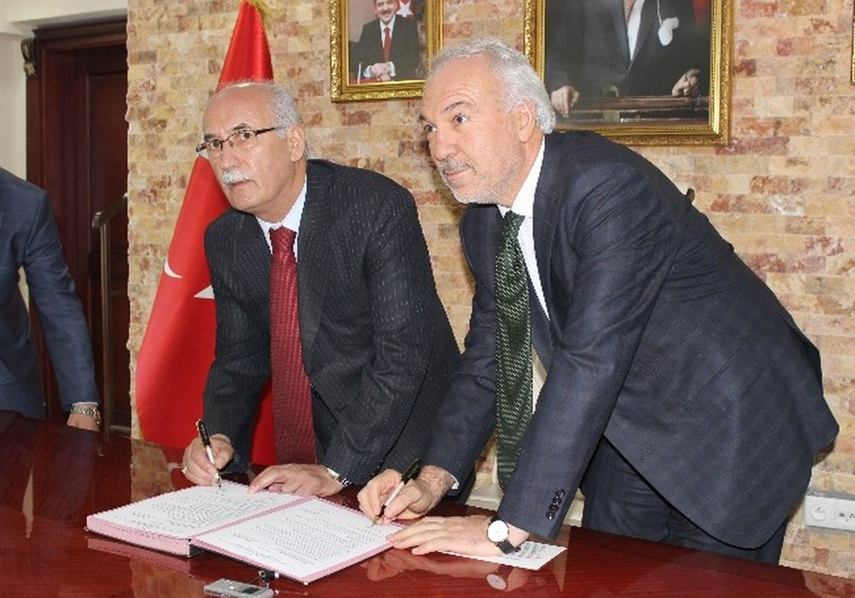 Kütahya'da Camilerin Temizliğini Belediye Yapacak