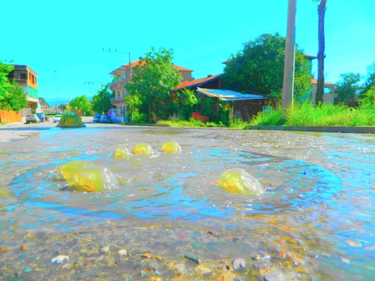 Osmancık\'ta Kanalizasyon Taştı, Etrafa Kötü Kokular Saçtı