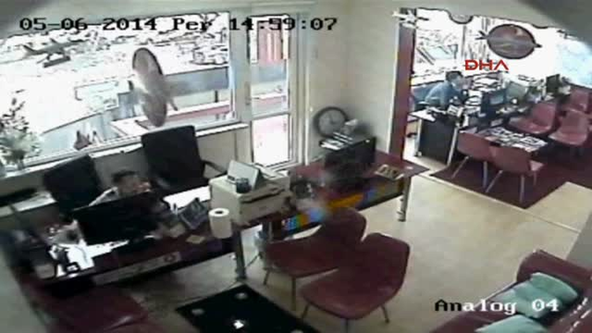 Polis Merkezine 30 Metredeki Soygun Kamerada