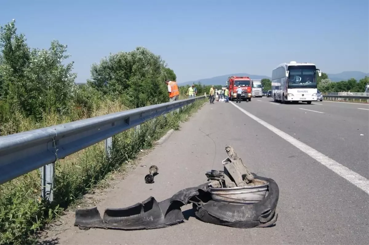 Sakarya\'da Trafik Kazası: 1 Ölü, 3 Yaralı