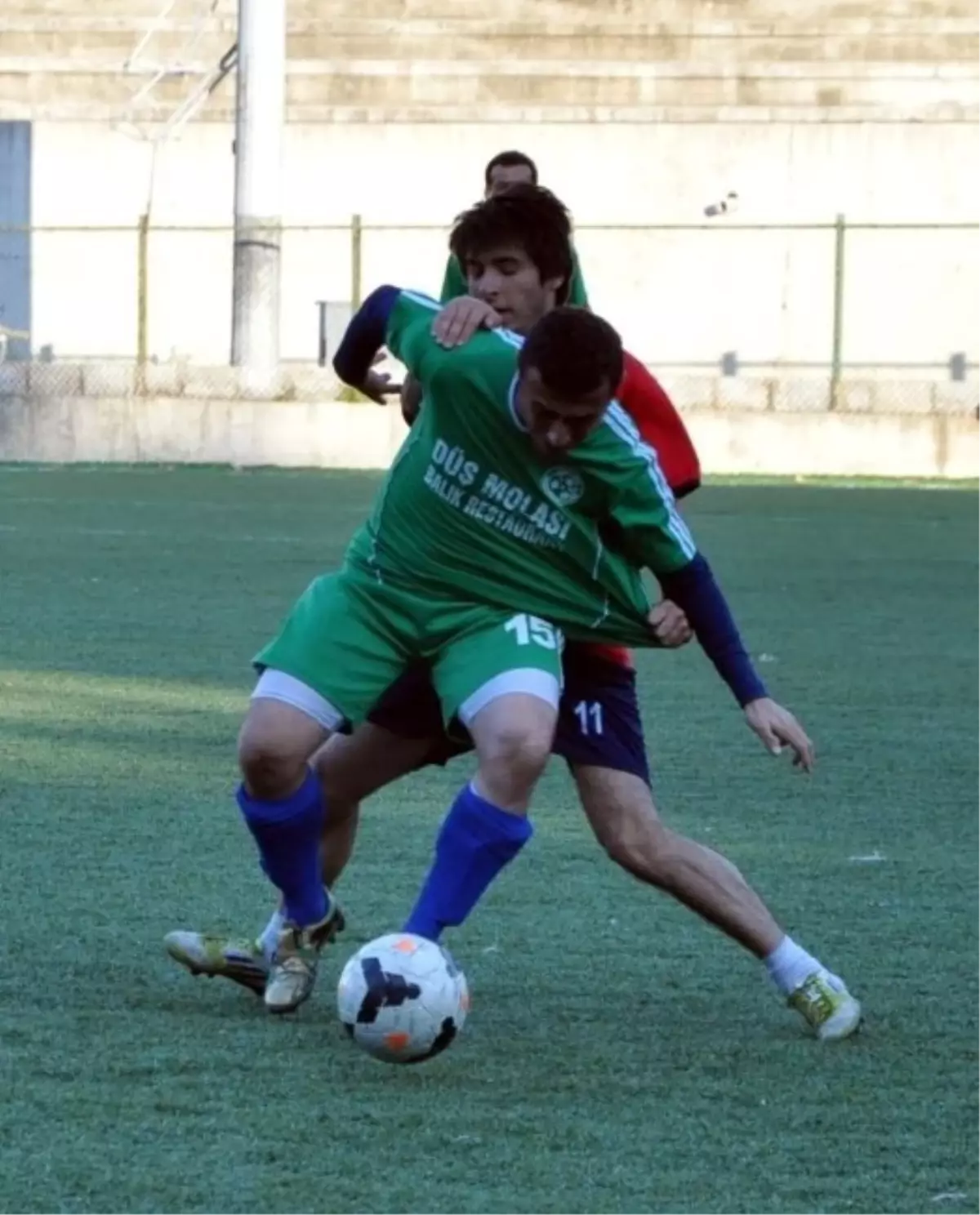 Şemsi Denizer Futbol Dostluk Turnuvası\'nda Yarı Final Maçları Tamamlandı