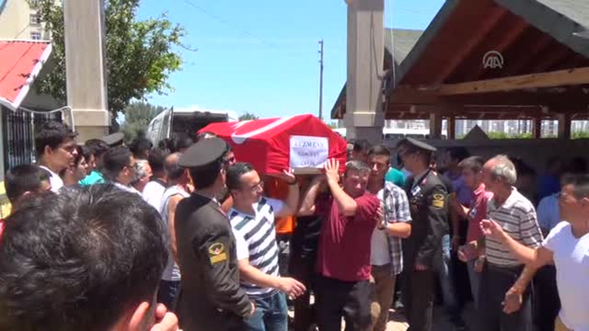 Trafik kazasında ölen uzman çavuşun cenazesi toprağa verildi -