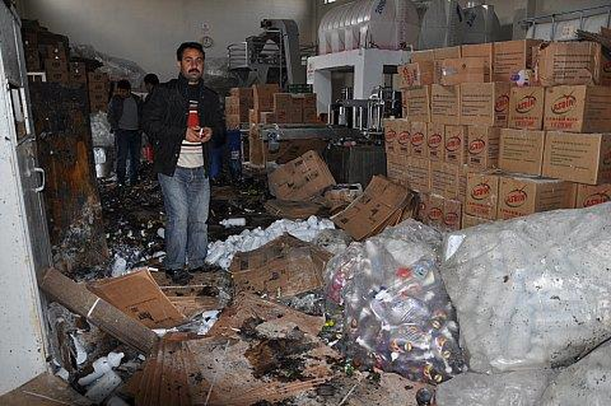 Yanan Fabrikada Yeniden Üretim Başladı
