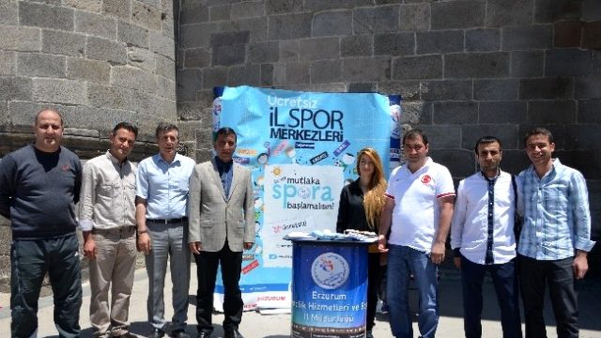 Yaz Spor Okulları Standına Yoğun İlgi