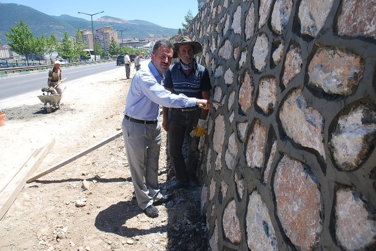 Yılmaz Yol İnşaatında Çalıştı