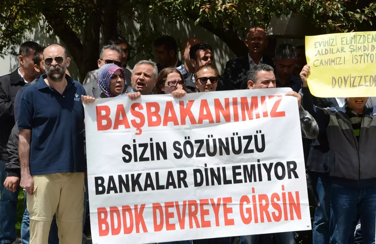 Şişli\'de "Dövizzede" Protestosu