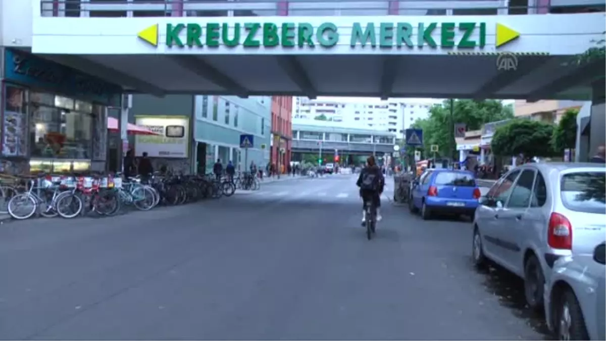 Berlin'de mültecilerin direnişi sürüyor