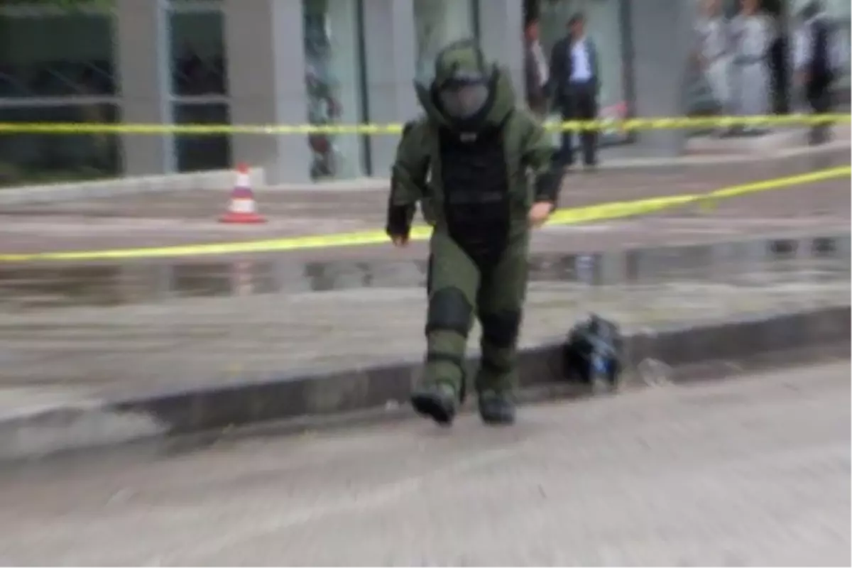 Hollanda\'nın Başkenti Amsterdam\'daki Bomba İhbarı Asılsız Çıktı