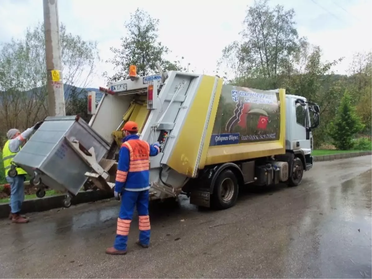 Köyler ve Plajlardaki Çöpler Temizleniyor