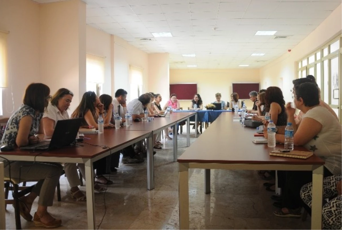 Meü\'de Çocuk Hakları ve İletişim Uygulamaları Dersi Eğiticilerin Eğitimi Toplantısı Yapıldı