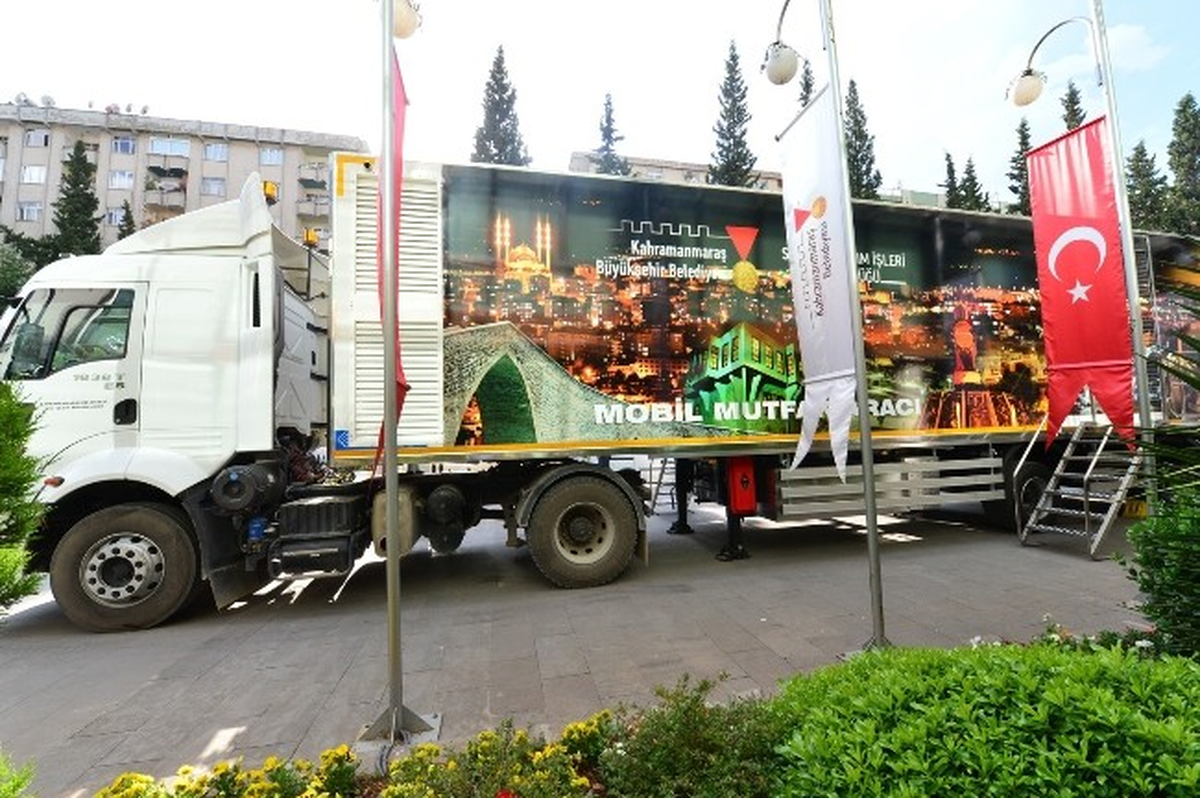 Mobil Mutfak Tırı Sıcak Yemek Dağıtacak