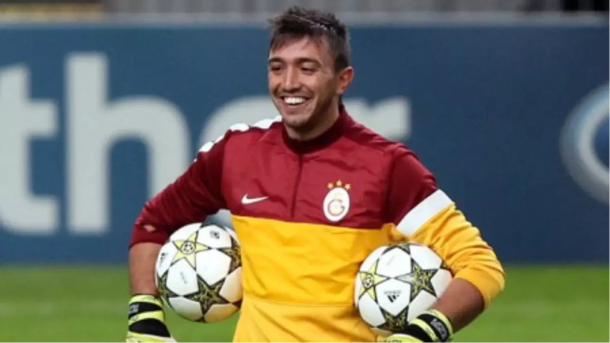 Muslera, Galatasaray Taraftarlarına Teşekkür Etti