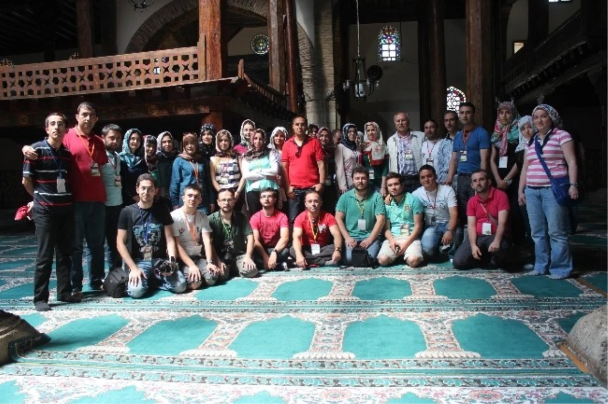 Öğretmenlerden Tarihi Eşrefoğlu Camisine Ziyaret