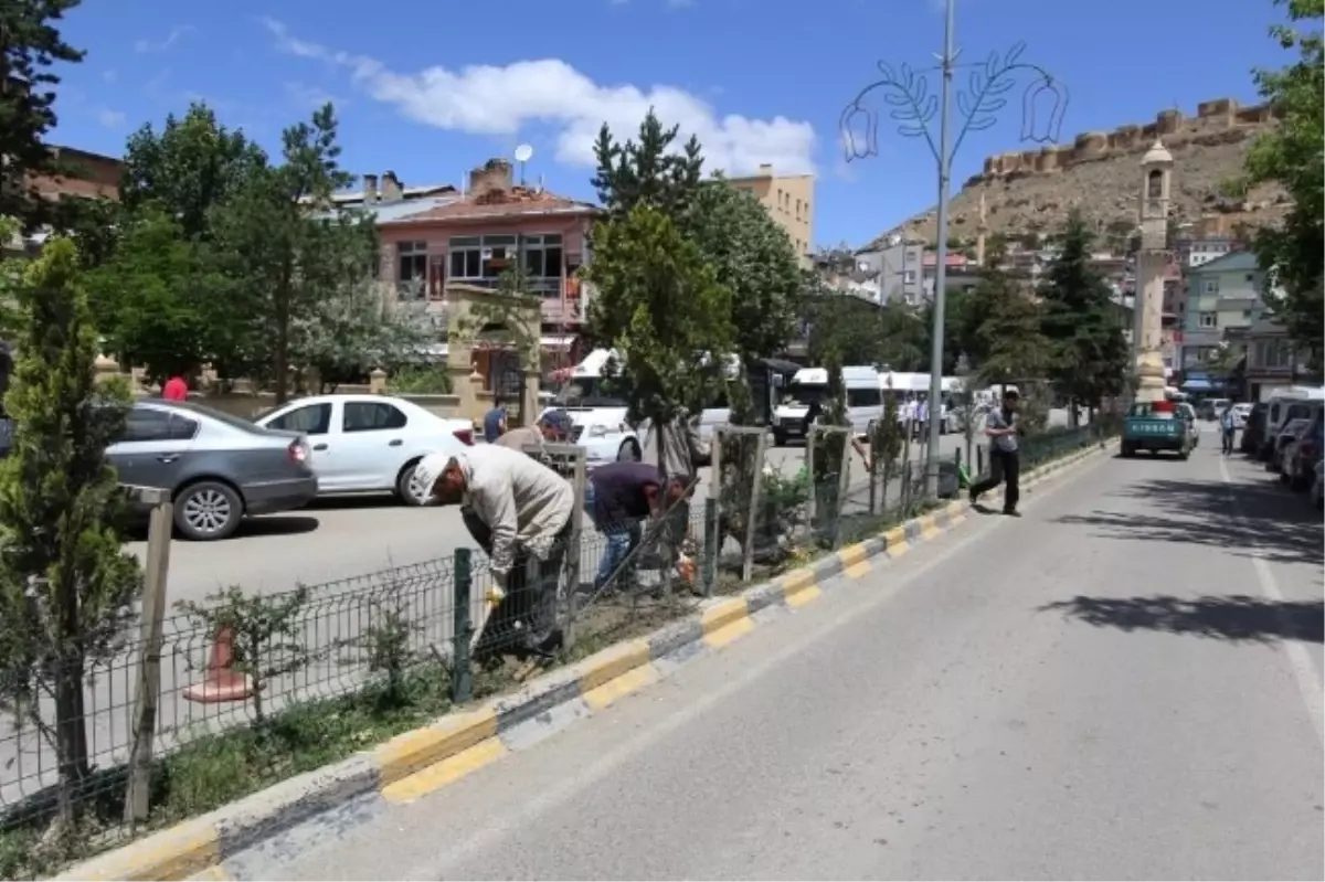 Orta Kaldırımlar Elden Geçiyor