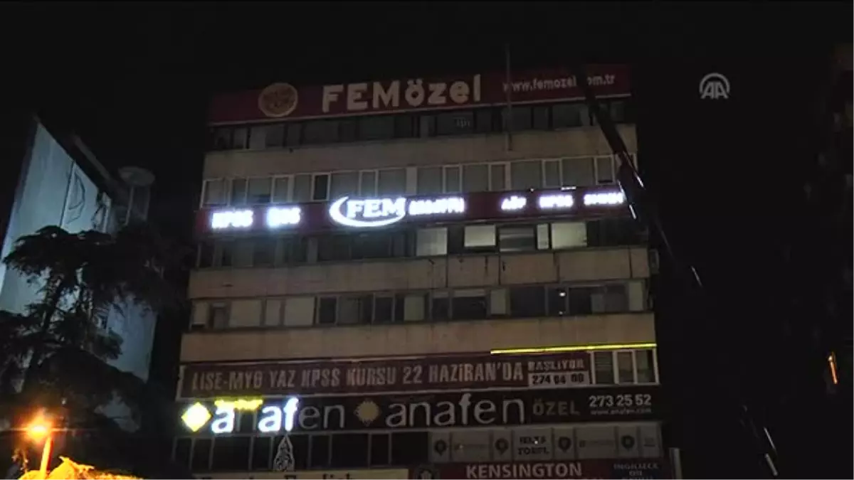 Şişli\'de Reklam Tabelaları İndirildi