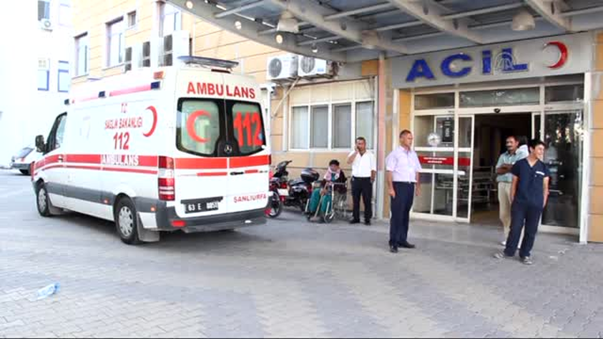 Turist kafilesini taşıyan otobüs devrildi: 25 yaralı (3) -