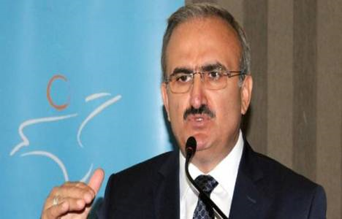 Vali Karaloğlu, Gençlik Merkezini Ziyaret Etti