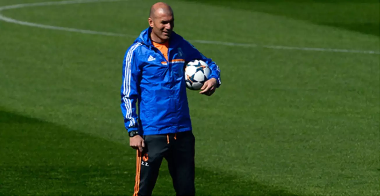 Zidane, Castilla\'yı Çalıştıracak