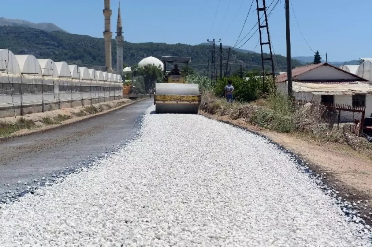 Antalya Büyükşehir\'den Kumluca ve Kaş\'a Asfalt