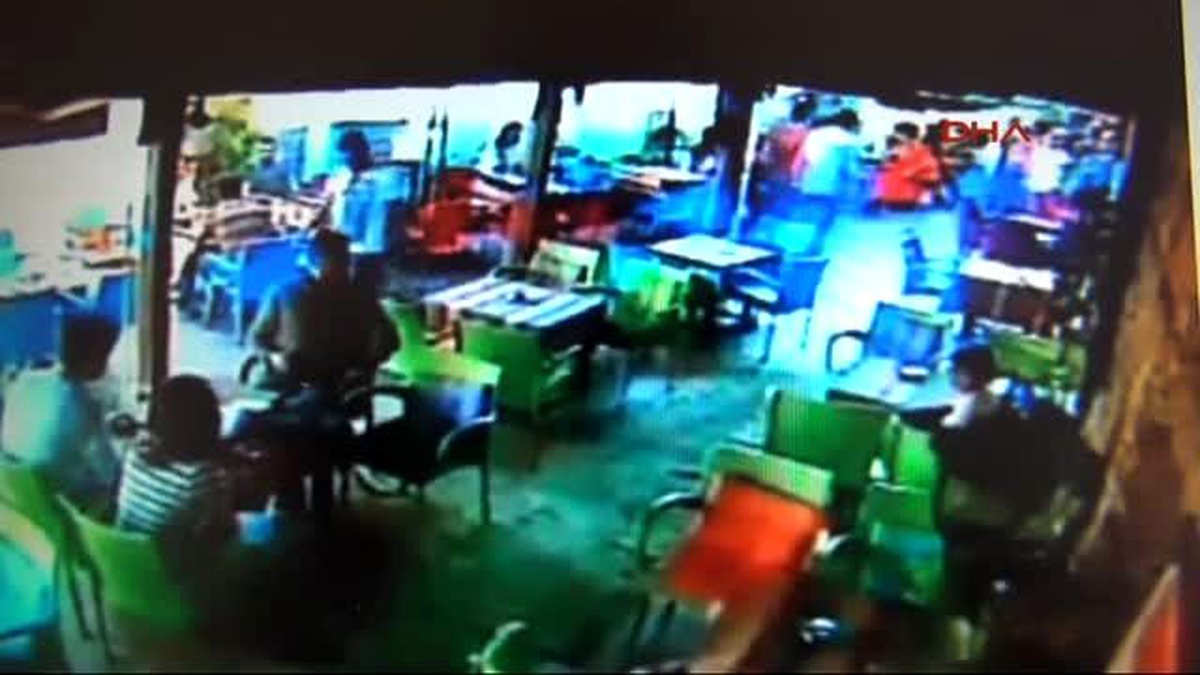 Çay Bahçesindeki Kavga Güvenlik Kamerasında