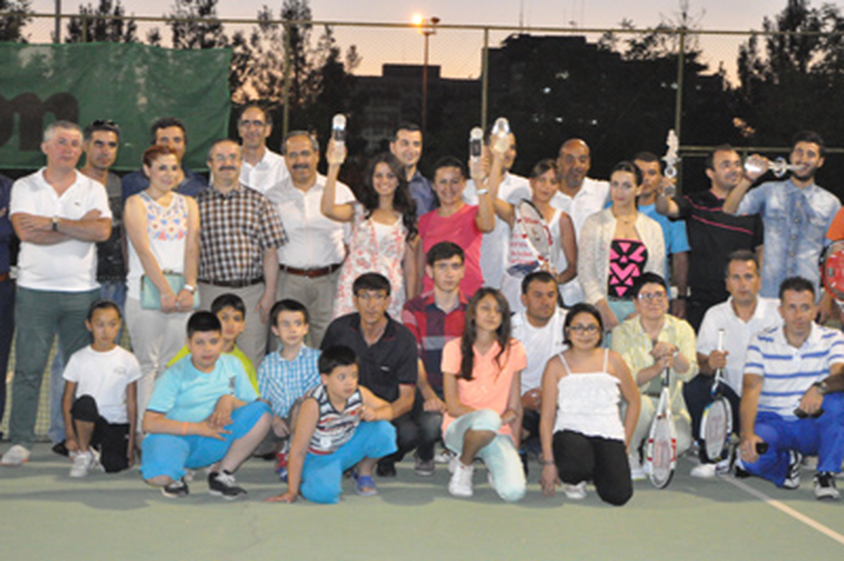 Dicle Üniversitesi Bahar Tenis Turnuvası Ödül Töreni