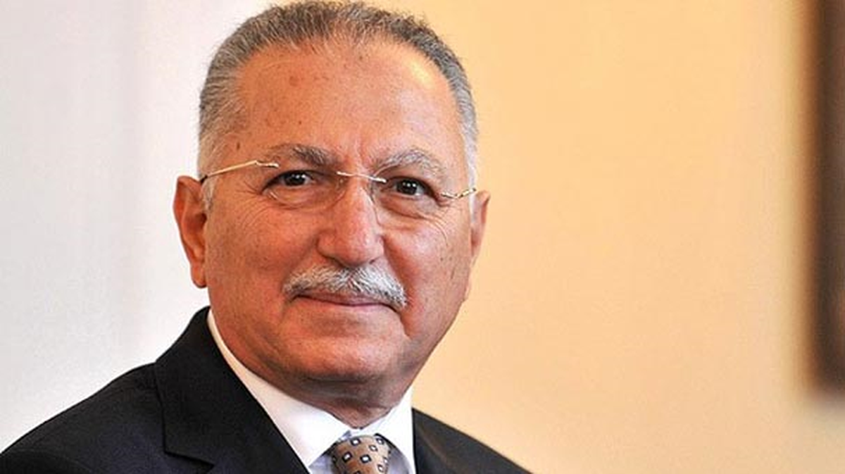 Ekmeleddin İhsanoğlu, MHP\'yi Ziyaret Etti