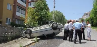 Fren Yerine Gaza Basınca Otomobil Takla Attı: 2 Yaralı