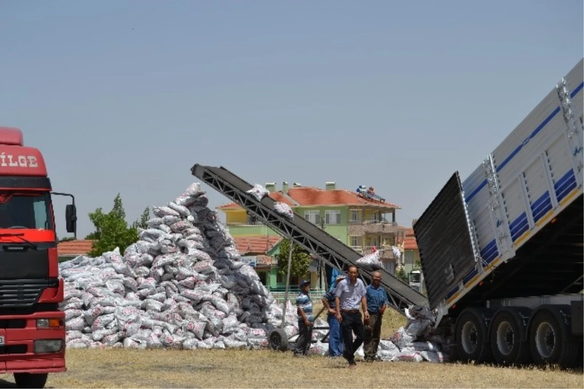 Kulu\'da İhtiyaç Sahiplerine Kömür Dağıtımı Başladı