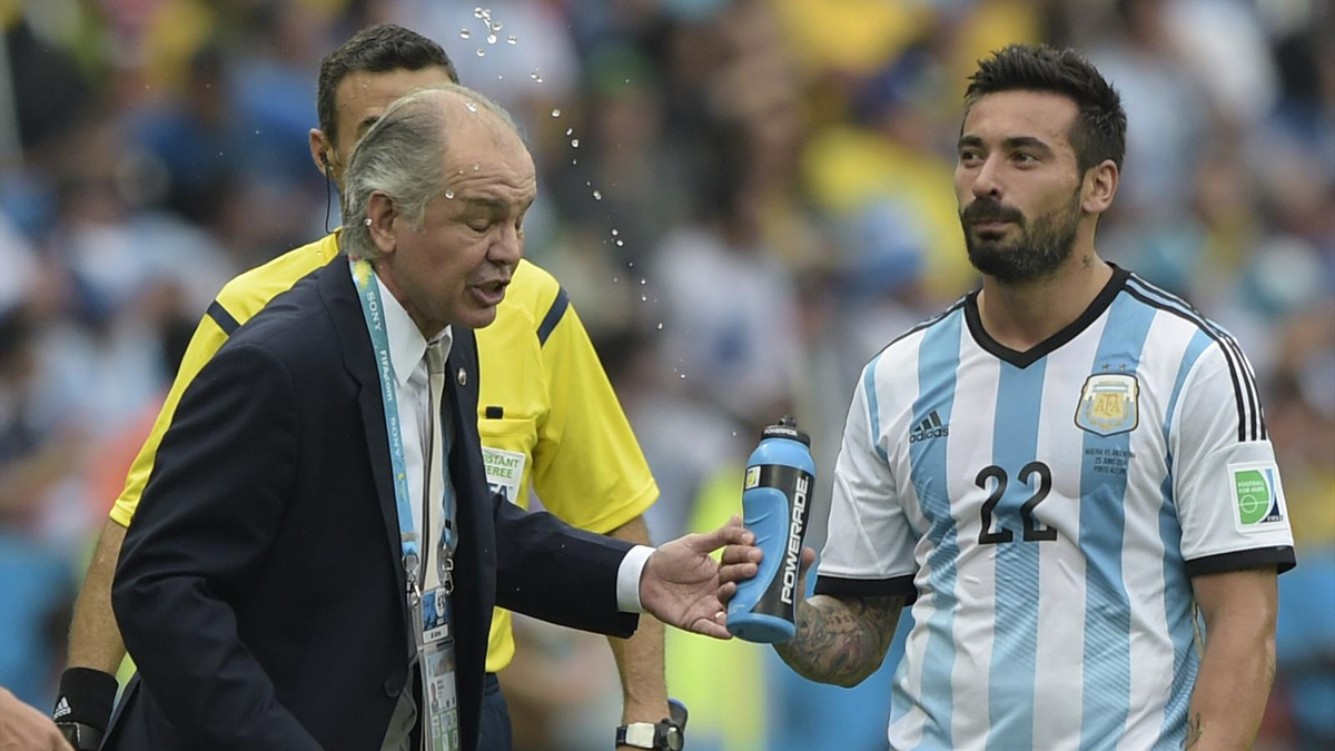 Lavezzi Hocasına Şaka mı Yaptı, Tepki mi Gösterdi