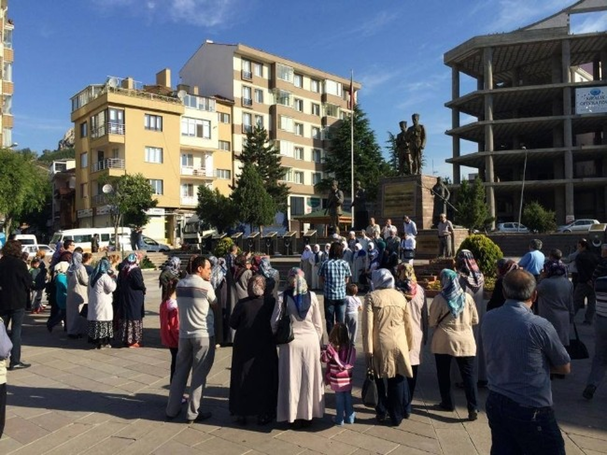 Umre Yolcuları Dualarla Uğurlandı