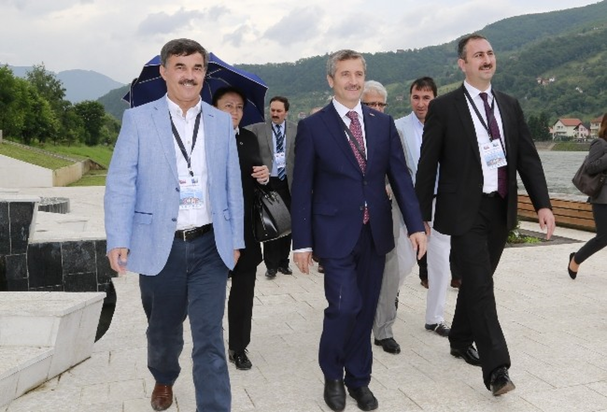 Yerel Yönetimler Başkanından Başkan Tahmazoğlu\'na Övgü