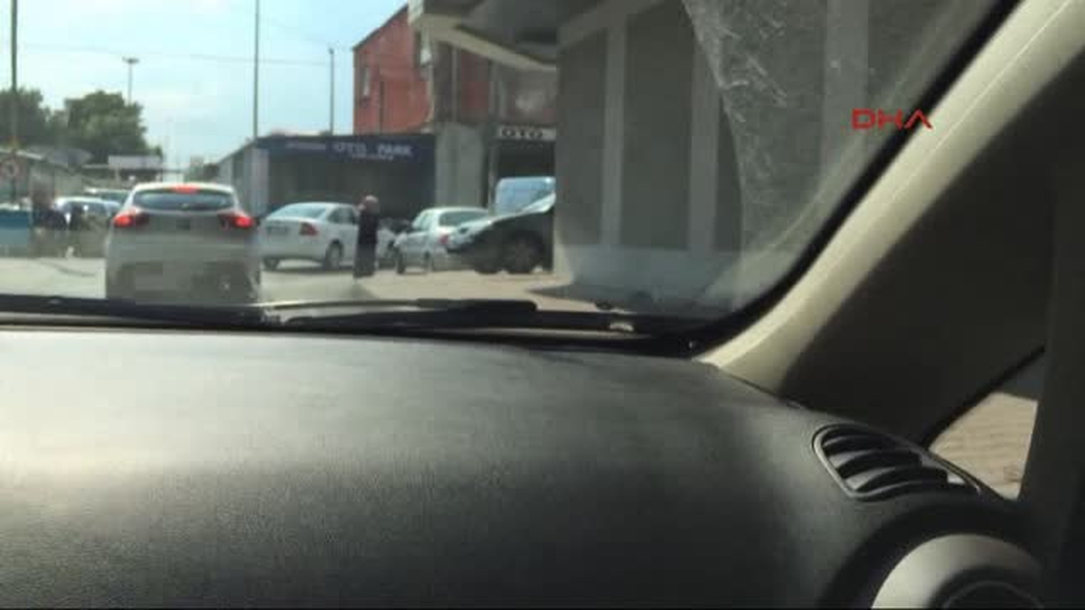 Bahçelievler\'de Takip Ettikleri Aracı Durdurarak Arama Yapan Polis, 31 Kilo 880 Gram Eroin Ele...