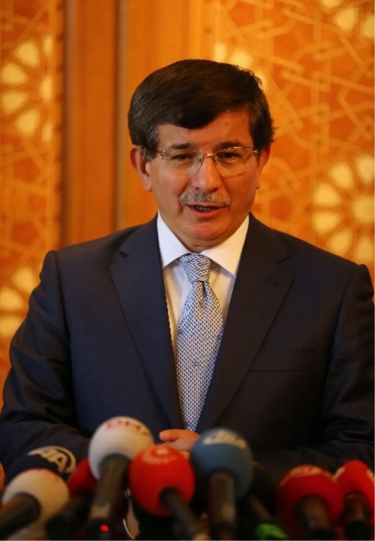 Bakan Davutoğlu, Kapanış Konuşmasında Bölgesel Sorunlara Dikkat Çekti