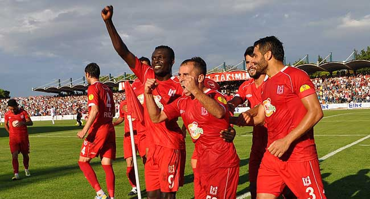Balıkesirspor\'a 150\'den Fazla Futbolcu Önerildi