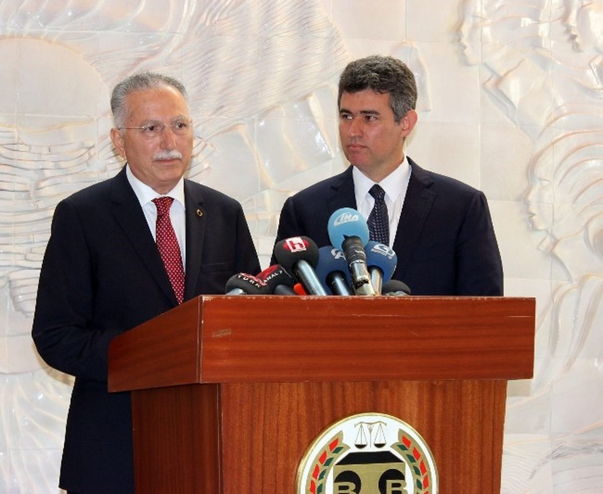 Ekmeleddin İhsanoğlu Türkiye Barolar Birliği\'ni Ziyaret Etti