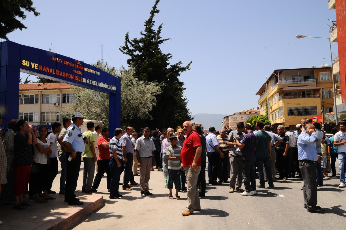 Hatay\'da Su Kesintisi Protestosu