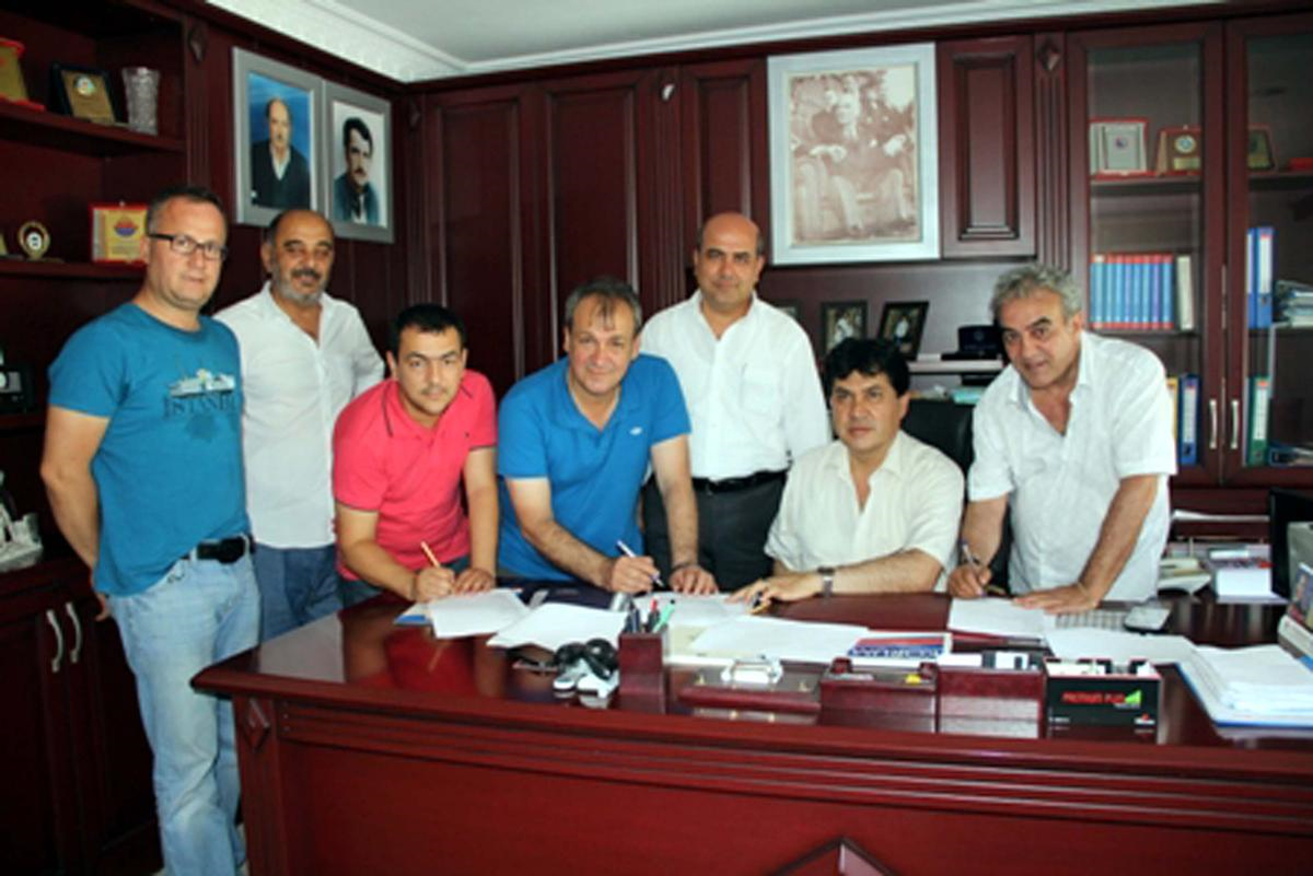 Kemer Tekirovaspor\'un Yeni Antrenörü Sait Taş Oldu